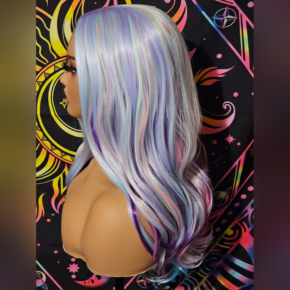 Wig - Picture 2 of 3
